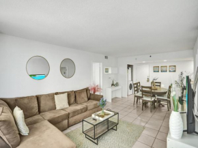 Ocean View Serenity Condo Beach Service 915